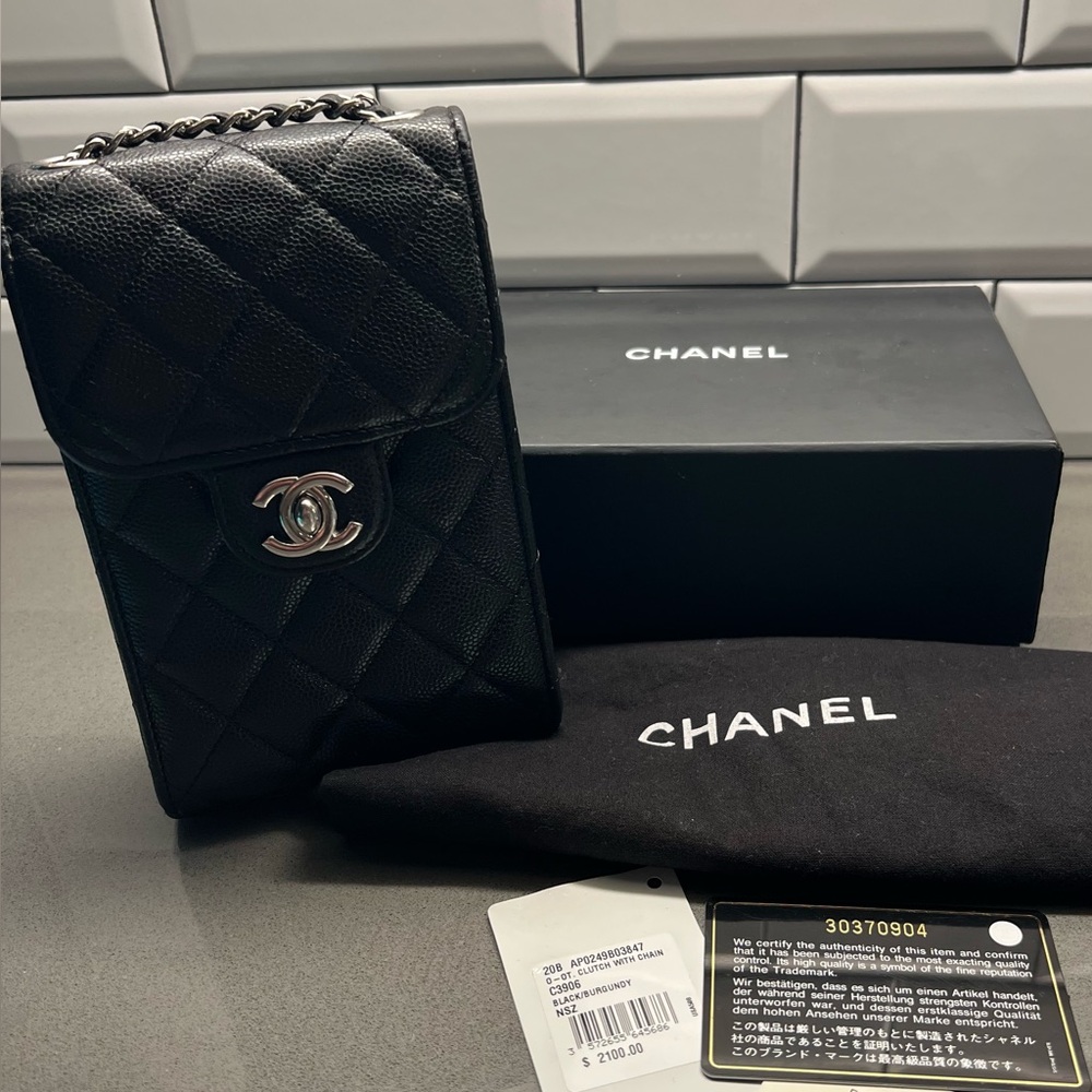 CHANEL Caviar Quilted Classic Phone Holder Black